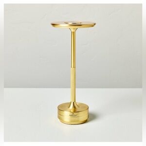 Hearth and Hand table top lamp